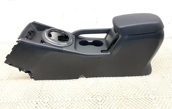 KIA Sportage Center console 