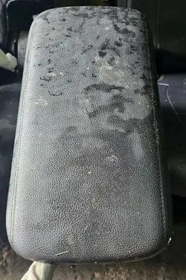 Mitsubishi Outlander Armrest brak