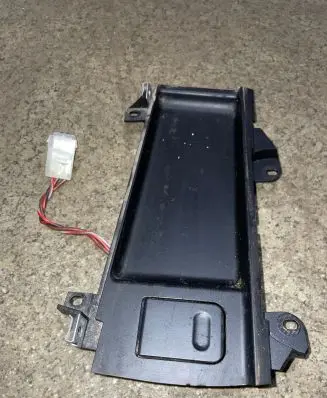 BMW 5 E39 Cigarette lighter front 8159694