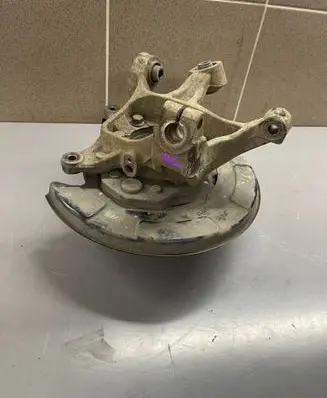 Subaru Legacy Rear wheel hub spindle/knuckle 