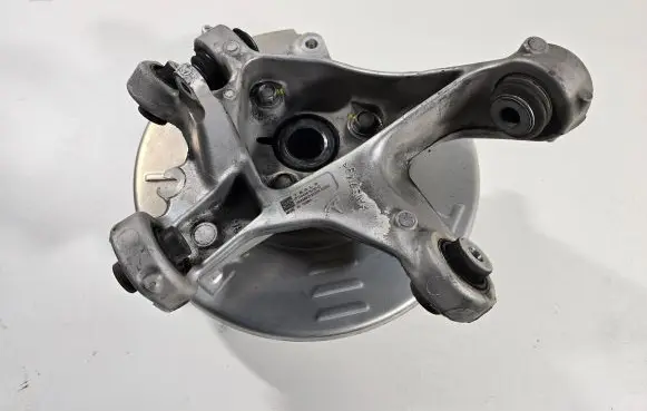 Tesla Model 3 Rear wheel hub 1044416-00-G