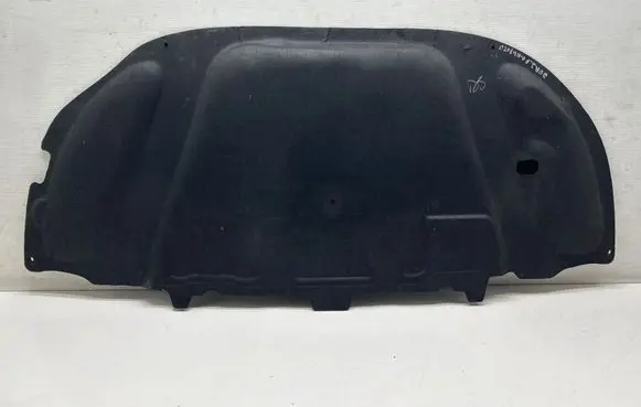 Engine bonnet/hood sound/heat insulation
