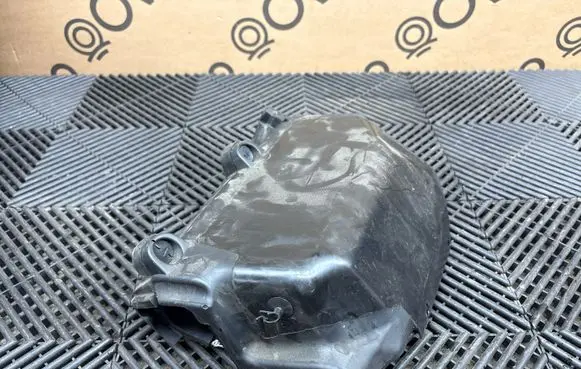 Volvo XC90 Heat shield in engine bay 31437477