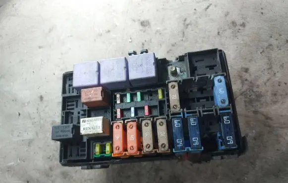 Renault Espace - Grand espace IV Fuse box set 8200429860 0000500005 55YF1M045