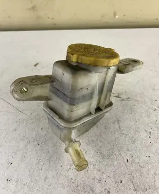 Power steering fluid tank/reservoir