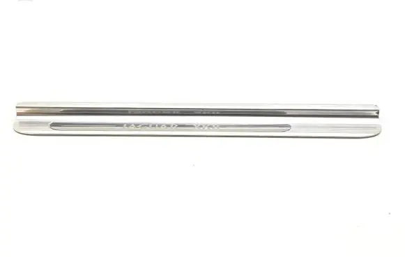 Front sill trim cover