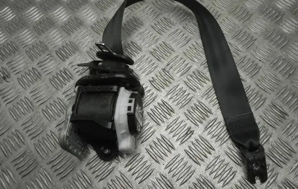 Audi A3 S3 8V Front seatbelt 3V0857702B