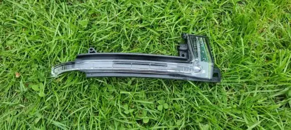 Audi A4 S4 B8 8K Mirror indicator light 8K0949102E 2BM009609
