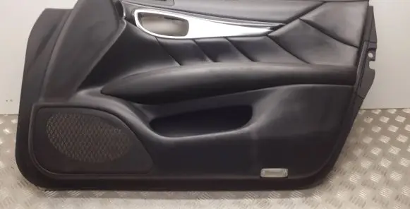 Infiniti Q70 Y51 Front door card panel trim