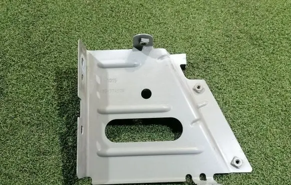 Renault Master III Fender mounting bracket 03G37490R