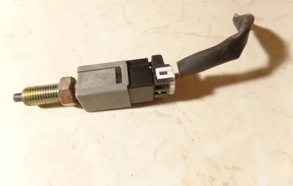 Clutch pedal sensor