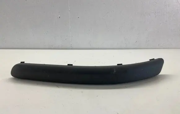 Front bumper splitter molding
