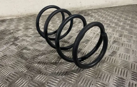 Toyota Avensis T250 Front coil spring