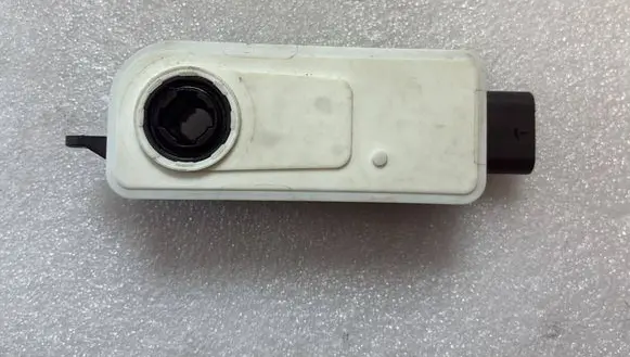 Tesla Model 3 Highland Intake manifold valve actuator/motor 132188800051 22236354826