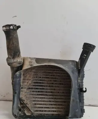 Volkswagen Touareg I Intercooler radiator 7L6145804 E3705003