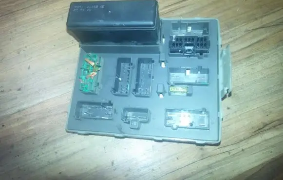 Ford Focus Fuse box set 98ag14a073ag