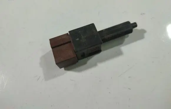 Nissan Pathfinder R51 Brake pedal sensor switch