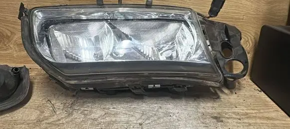 Volvo S80 Headlight/headlamp