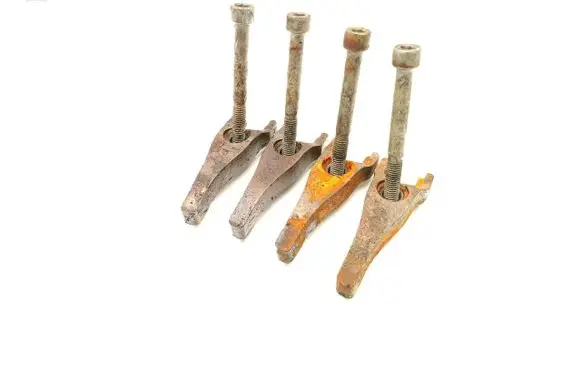Volvo S40 Fuel Injector clamp holder 