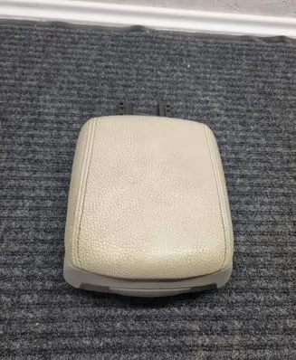 Volvo V50 Armrest 110F