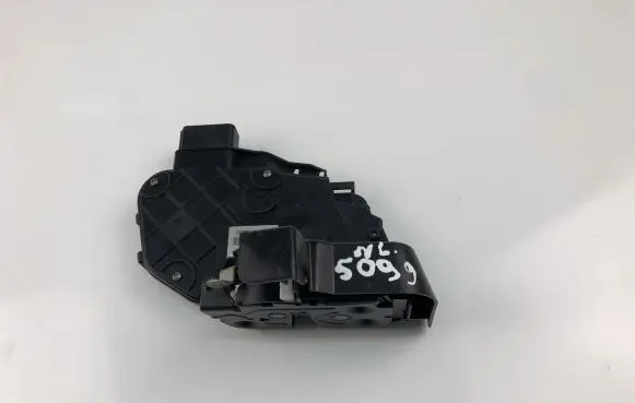 Volvo S80 Coupe door lock (next to the handle) 30784490