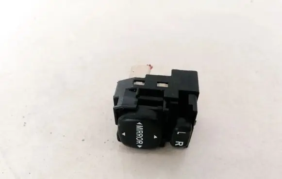 Toyota Avensis Verso Wing mirror switch 183574