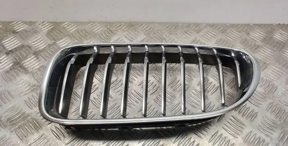 BMW 6 F06 Gran coupe Front bumper upper radiator grill 51137212849
