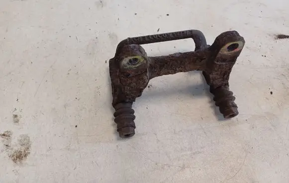 Alfa Romeo 166 Brake caliper pad carrier rear 