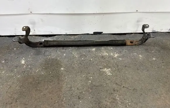 Radiator support slam panel bracket