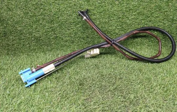 Volkswagen Touareg I Fuel line pipe 7L0919715A 229020004002