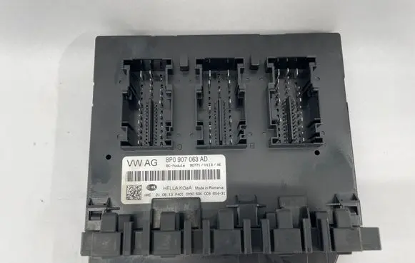 Audi TT TTS Mk2 Comfort/convenience module 8P0907063AD S0771113