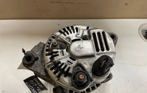 KIA Sorento Generator/alternator 373004A300 021319212