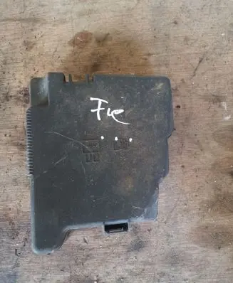Ford Fiesta Fuse box cover 8V5114A07CA