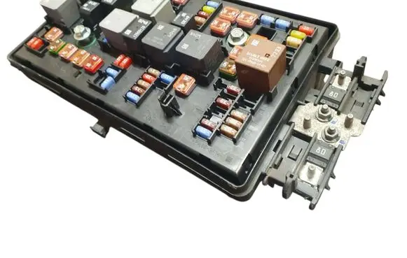 Opel Insignia A Fuse module 529050199 13255300