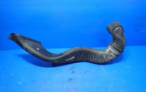 Opel Insignia A Air intake duct part 23445320