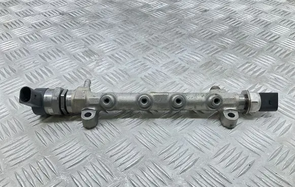 Volkswagen Golf Sportsvan Fuel pressure regulator 04L089D