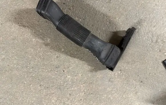 Audi A1 Air intake duct part 6R0129618G