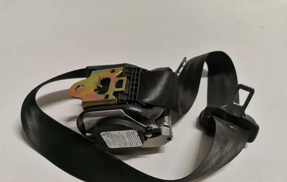 Audi A6 S6 C5 4B Front seatbelt 4B0857705