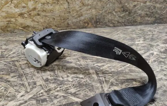 Jaguar XJL Rear seatbelt AW93611B69BB8PVJ