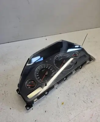 Volvo V70 Speedometer (instrument cluster) 8673263