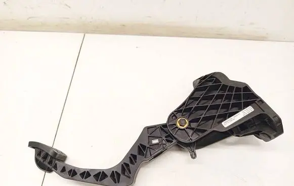 Volkswagen PASSAT B6 Accelerator throttle pedal 1K0721796