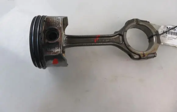 Nissan Pathfinder R51 Piston with connecting rod 