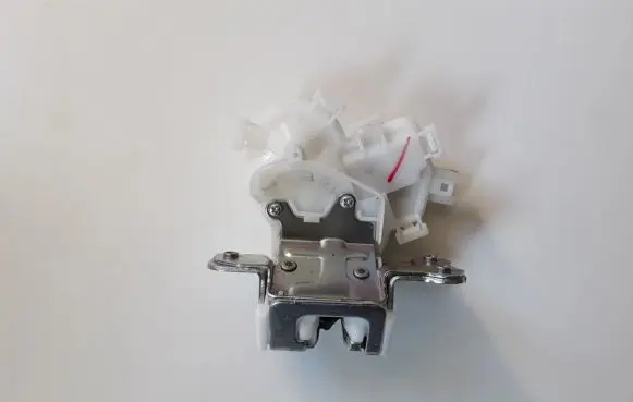 Loading door lock