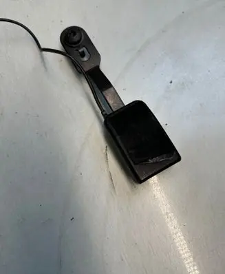 Peugeot 207 Front seatbelt buckle 213
