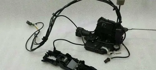 Mercedes-Benz CLS C219 Front door lock A2197200235