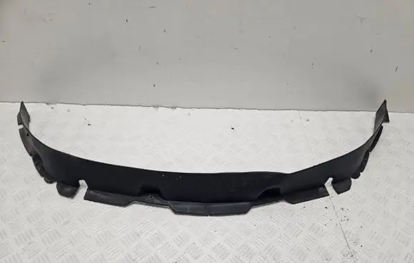 Front bumper lip