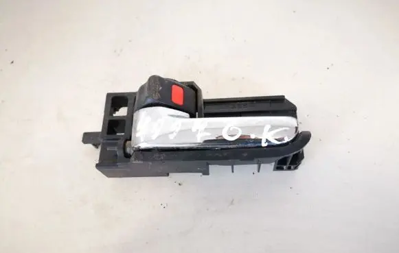 Toyota Corolla Verso E121 Front door interior handle