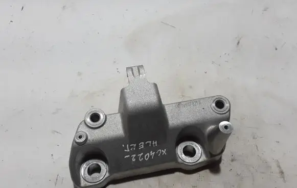 Volvo XC40 Engine mounting bracket 31686307