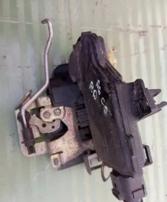 Audi A6 S6 C5 4B Front door lock 4B1837016B