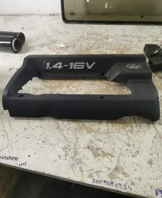 Volkswagen Golf IV Engine cover (trim) 036103925F